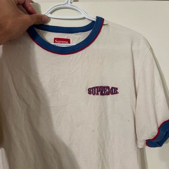 Supreme T-Shirt - Picture 2 of 4
